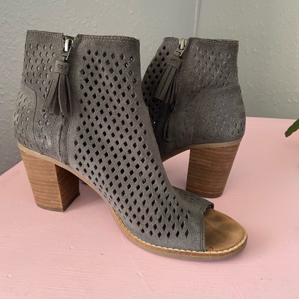 Womens toms heels size 9